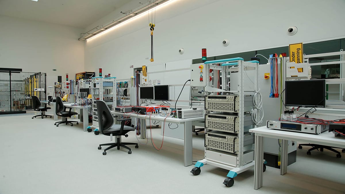 Precision Laboratory Oscilloscopes and Testers